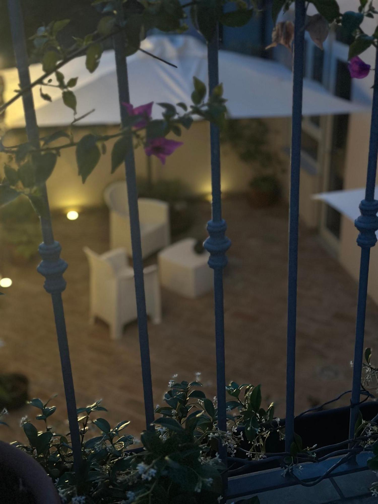 Affittacamere Il Cortile キアラヴァッレ エクステリア 写真
